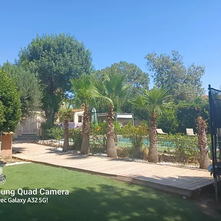 Villa Propriete Avec Piscine Sur 1800m2 Parking Prive Privatif 3 Dont 2 Parental Pas De Vis A Vis Clim Jeux Enfants