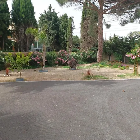 Propriete Avec Piscine Sur 1800m2 Parking Prive Privatif 3 Dont 2 Parental Pas De Vis A Vis Clim Jeux Enfants Villa Serignan